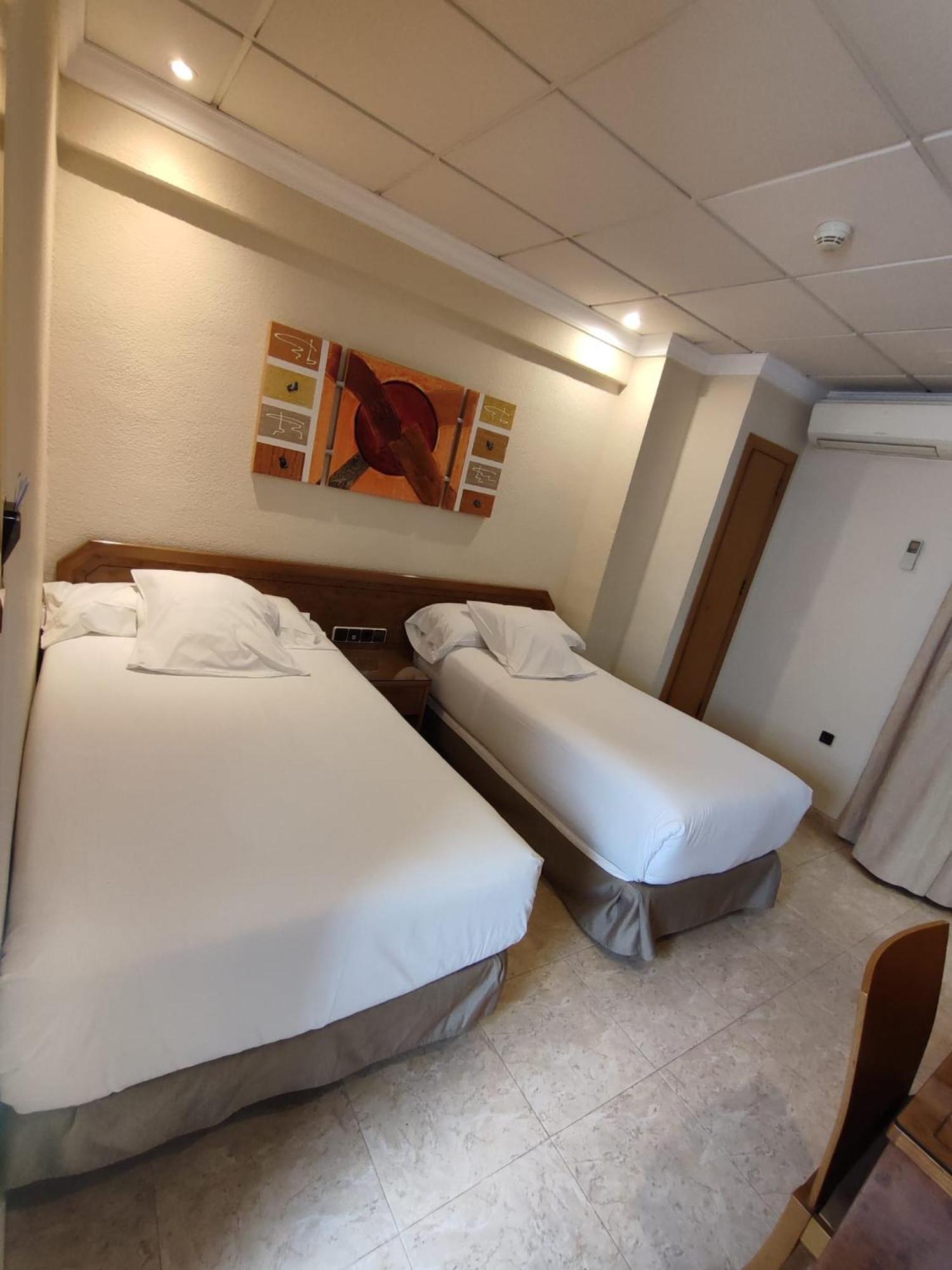 Hostal Moreno Silla Esterno foto